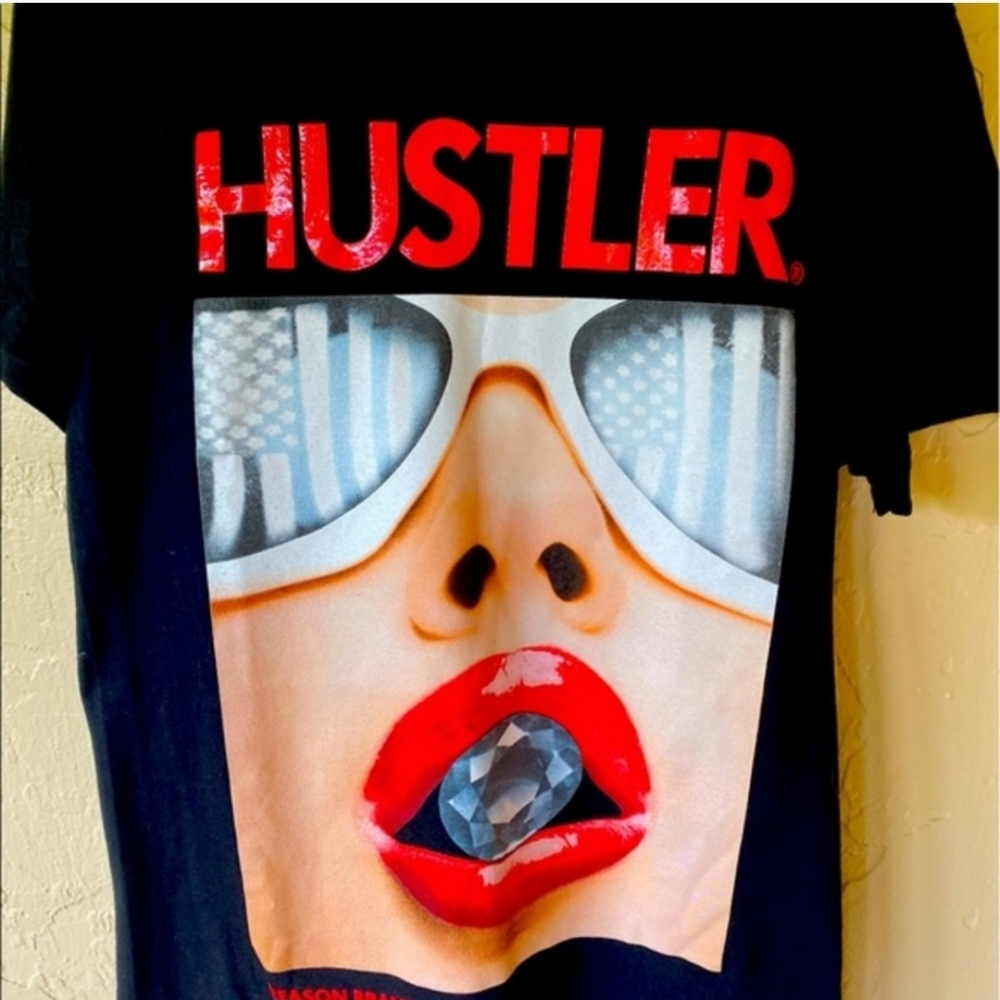 HUSTLER WOMEN'S GRAPHIC T SHIRT NEW WITH TAG